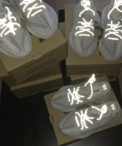 Yeezy sneakers pallets