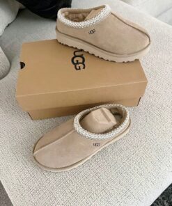 mixed UGG Shoes Pallet liquidation